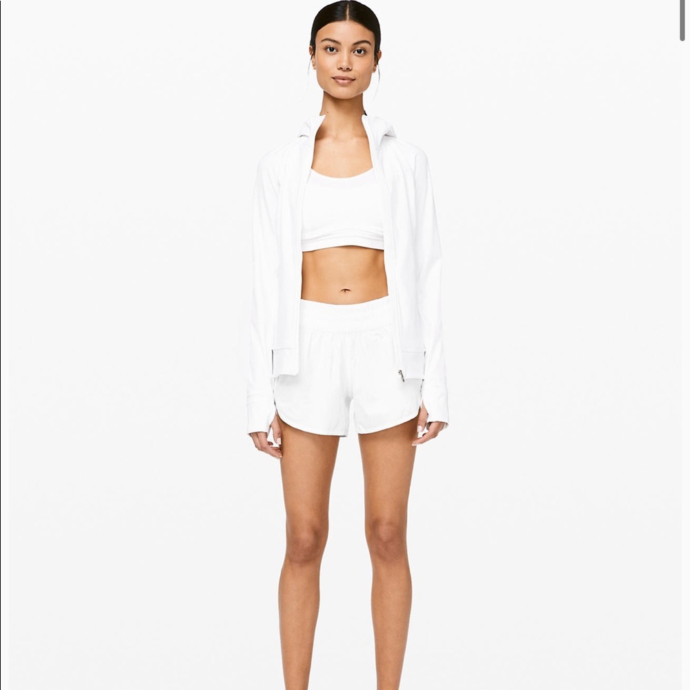 Lululemon Tracker Short V 4" size 4 new w/o tags!